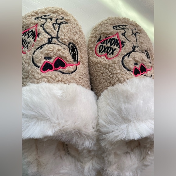 Snoopy Slippers - Picture 7 of 8